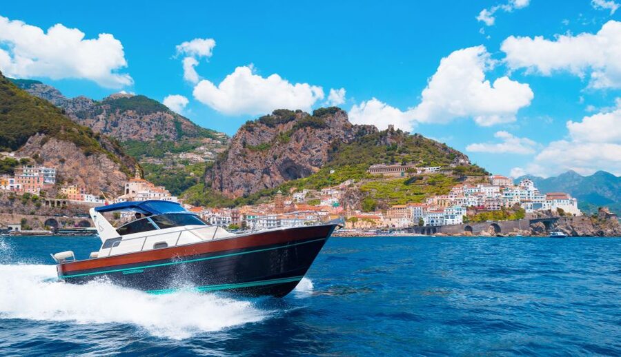 From Naples: Small-Group Amalfi Coast Boat Tour - Positano free time: using 1.5 hours well in a VIP town
