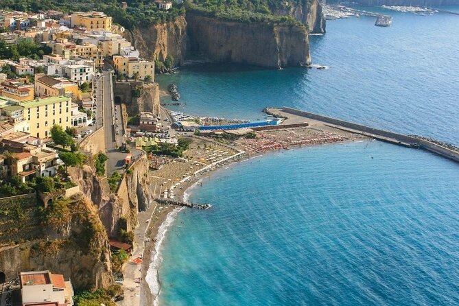 From Naples: Tour of the Amalfi Coast, Sorrento, and Pompeii - The drive: air-conditioned comfort, and the Amalfi traffic reality