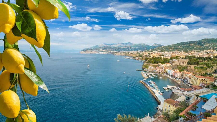 From Naples-Tour with small groups to the Amalfi Coast - The drive along the coast: where the “views” actually happen