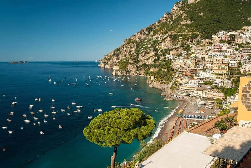 From Naples-Tour with small groups to the Amalfi Coast - Stop 2: Positano, the cliff-town that photographs itself