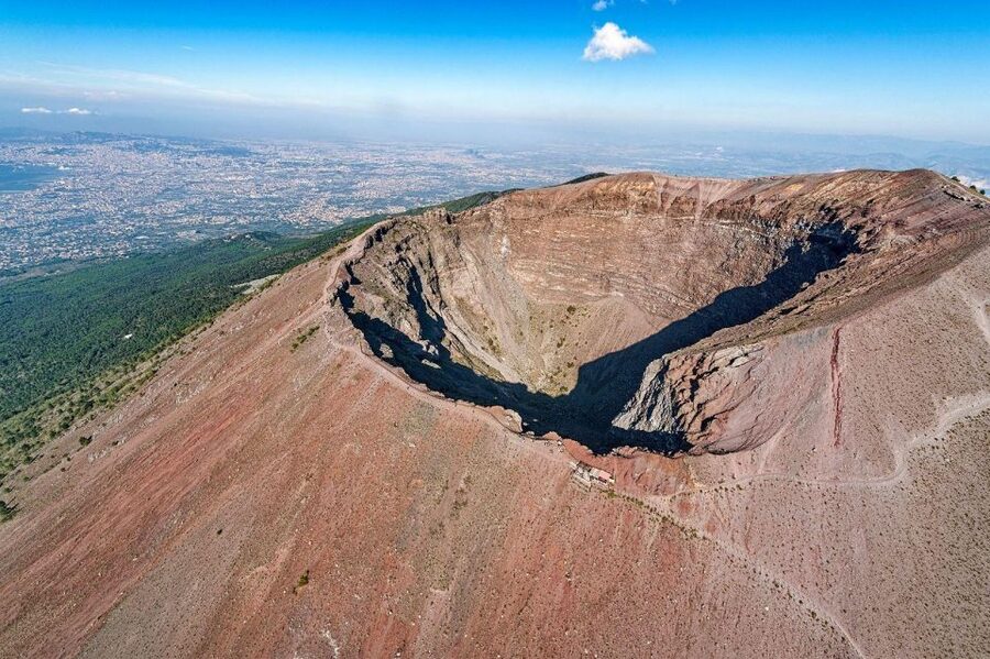 From Pompeii: Vesuvius excursion + Pompeii guided tour - Getting started at Porta Marina Superiore and heading toward 1000 meters