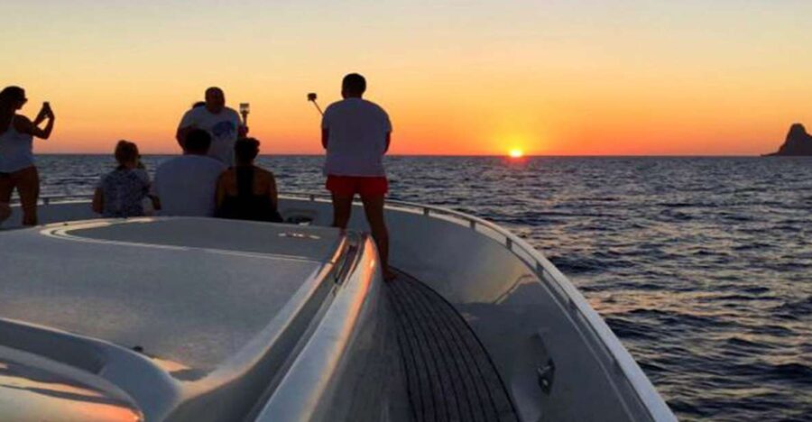 From Positano: Amalfi Coast Sunset Cruise - Group Tour - Why a Positano sunset on a small Gozzo boat works