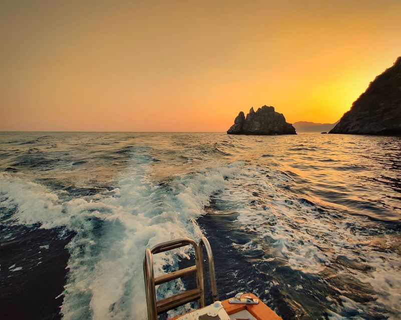 From Positano: Amalfi Coast Sunset Cruise - Group Tour - How the 1.5-hour loop feels in real life