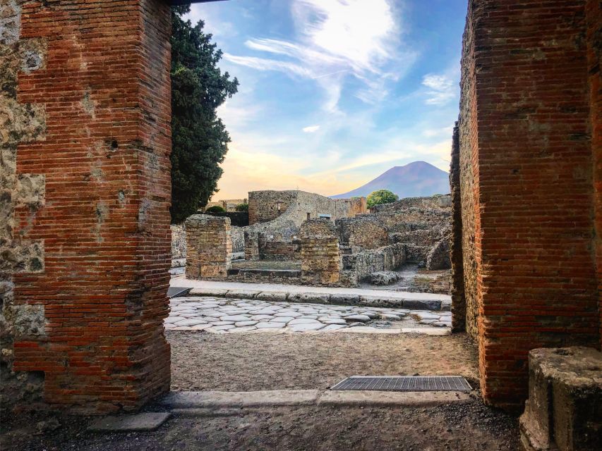 From Positano: Pompeii and Vesuvius Guided Tour - Vesuvius climb: from 1,000 meters to the Grand Cone and crater views