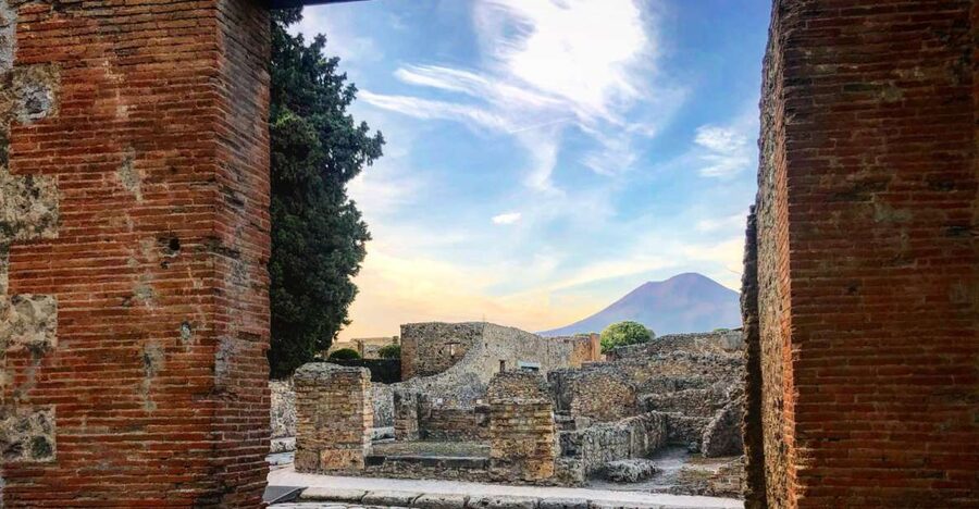 From Positano: Pompeii Guided Tour with Skip the Line - The Pompeii entry moment: skip-the-line is more than convenience