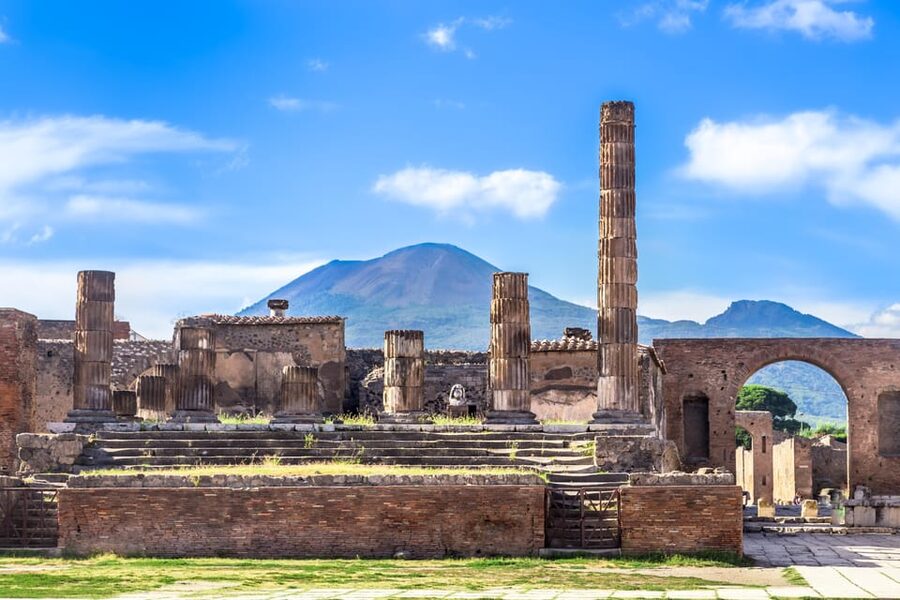 From Salerno_Pompeii Express_bus+ skip the line ticket - Lunch Time: The 1-Hour Pause You Should Plan Around
