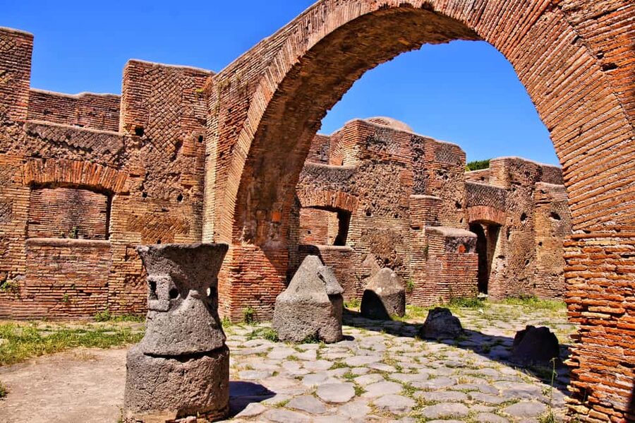 From Salerno_Pompeii Express: bus transfer+entrance ticket - Lunch Time: 1 Hour to Eat, Not to Stress