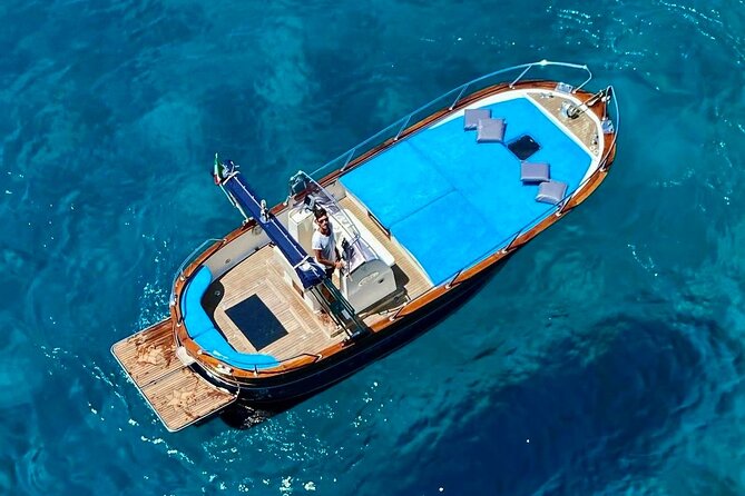 Half day tour of Capri by private boat - Caves, natural formations, and Villa Malaparte from sea level