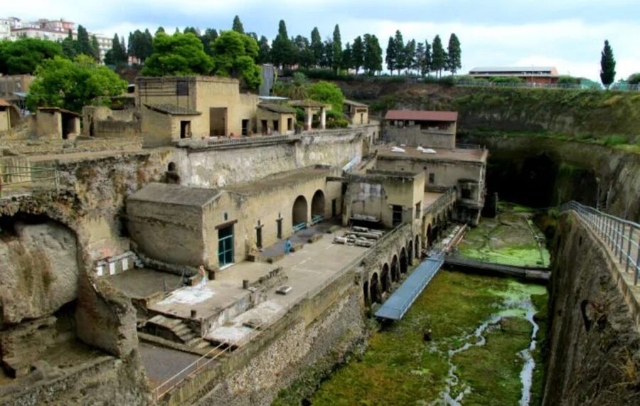 Herculaneum: 2hour Shared Guided Tour + entry tickets - Comfort tips that make the walk easier