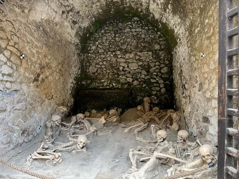 HERCULANEUM AND VESUVIUS: PRESTIGE TOUR FROM NAPLES - Mount Vesuvius and the Gran Cono visit, plan for the climb