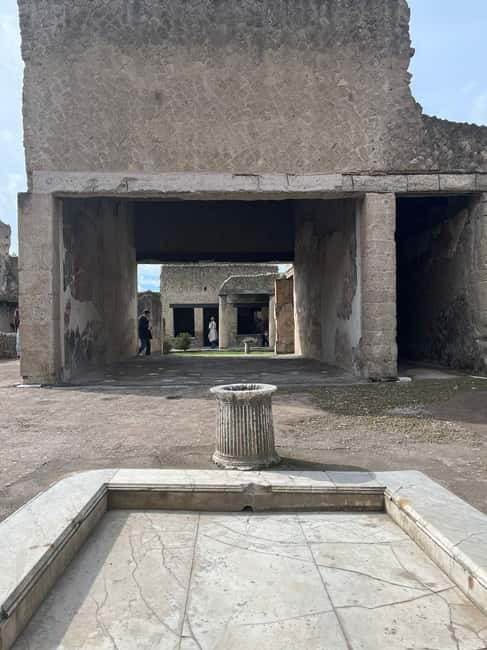 HERCULANEUM AND VESUVIUS: PRESTIGE TOUR FROM NAPLES - How the multilingual assistant and audio guide help you enjoy both sites