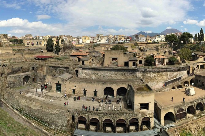 Herculaneum Guided Group Tour from Naples - Casa del Bicentenario: quick timing, good payoff (10 minutes)