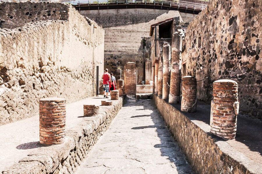 Herculaneum Guided Walking Tour with Entry Ticket - The guided portion: what a 1.5-hour tour feels like on foot