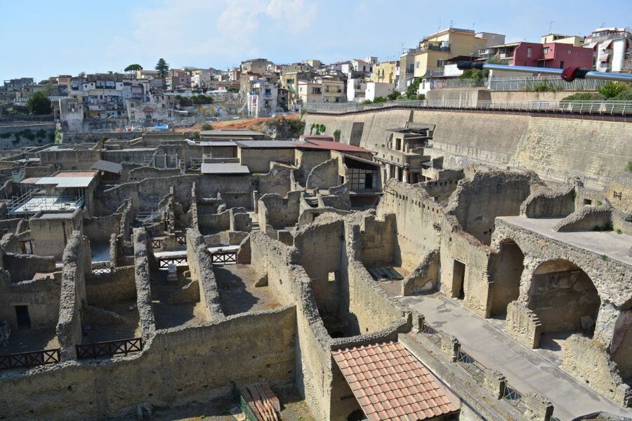 Herculaneum: Half-Day Guided Trip from Naples - Walking the Streets: The Houses and Public Spaces You Will See