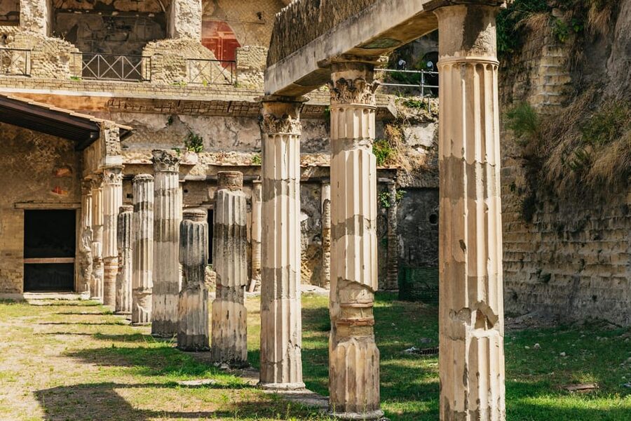 Herculaneum: Skip-the-Line Guided Tour with Archaeologist - Timing: 2 hours feels short, but the highlights are packed