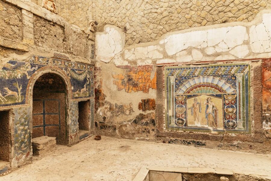 Herculaneum: Skip-the-Line Guided Tour with Archaeologist - The civic and ceremonial side: thermal baths, forum areas, and the Augustales