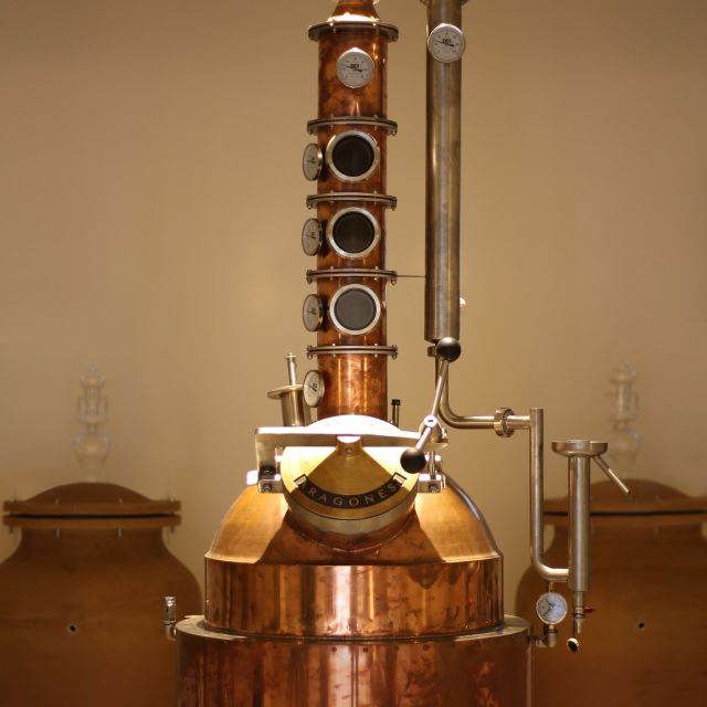 Ischia: Private Distillery Tour and tasting with the Artisan - Meeting in Ischia Ponte, right by the Aragonese Castle