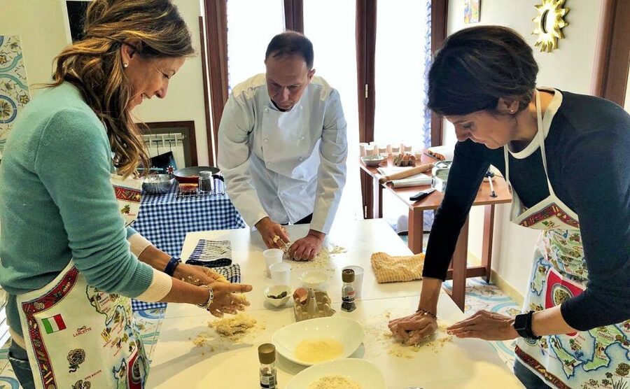 Make Neapolitan Pizza With A View Of Naples Like No Other - Key highlights at a glance
