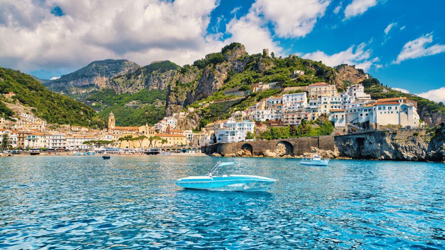 Minicrociera Positano Amalfi - The open-water stretch: seeing Ischia and Capri up close
