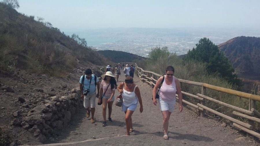 Mount Vesuvius 4-Hour Volcano Tour with Wine Tasting - Why This Vesuvius Tour Works So Well