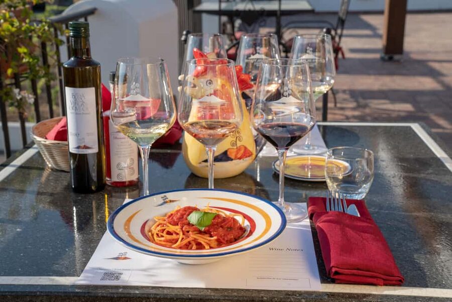 Mount Vesuvius: 5 Wine Tastings with Tour & Lunch Included - Getting There and Finding Cantina del Vesuvio Winery