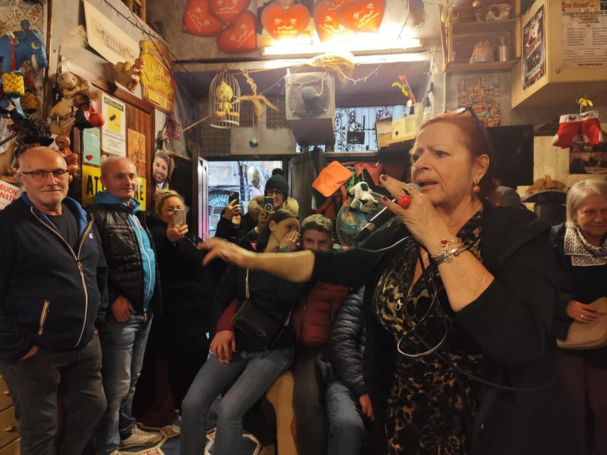Naples: Authentic Family Home Lunch with Music Show & Spanish Quarters Tour - Starting at Toledo Metro: Finding the Statue of the Horse