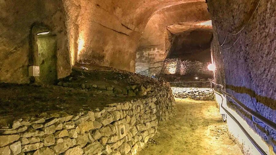 Naples: City and Lapis Museum Tour with an Archaeologist - Where The Tour Starts, Piazza San Gaetano to Piazza Bellini