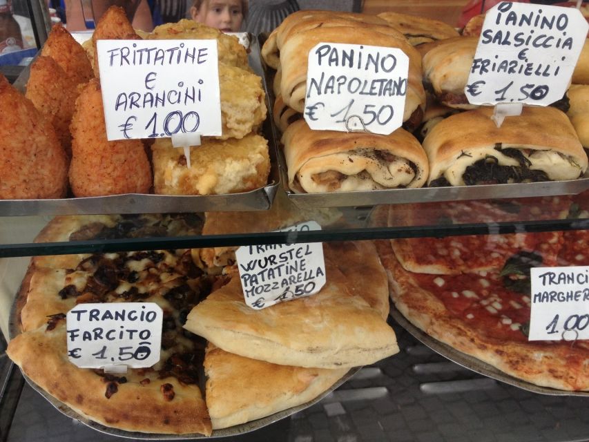 Naples: City and Street Food Market - Via Toledo: shopping street chaos in the best possible way