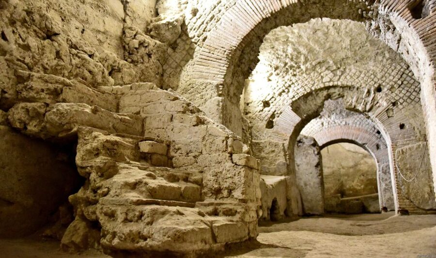 Naples: City Walking Tour w/ Underground Roman Ruins Ticket - Starting at Piazza Municipio: your orientation point