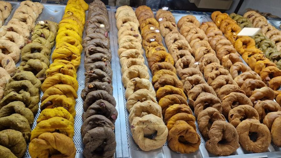 Naples: Culture & Street Food with a Local Guide - Via dei Tribunali and Tarallo Napoletano, snack with a story