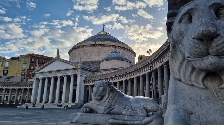 Naples Essentials: Monuments, Local Life & Street Art - Via Toledo and the Bank of Naples, history meets modern street life