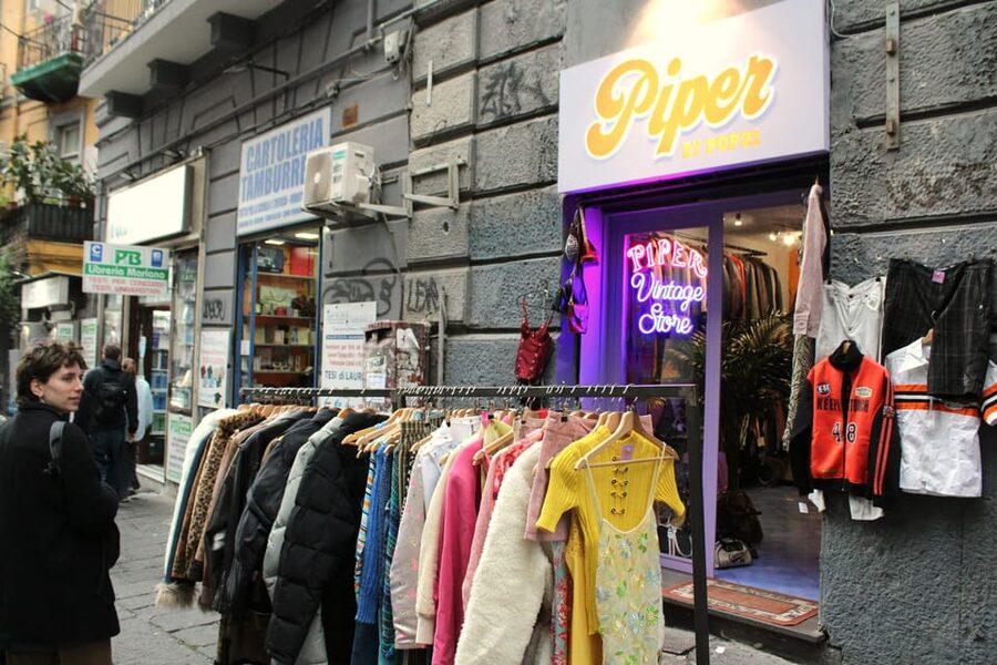 Naples: Family Mythology Treasure Hunt w/ Food Stop - Sansevero Chapel pass-by, secret corners, and Piazza Municipio