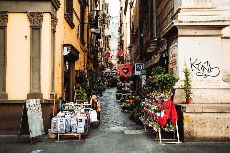 Naples: Family Mythology Treasure Hunt w/ Food Stop - Galleria Umberto I and the Piazza del Plebiscito finish