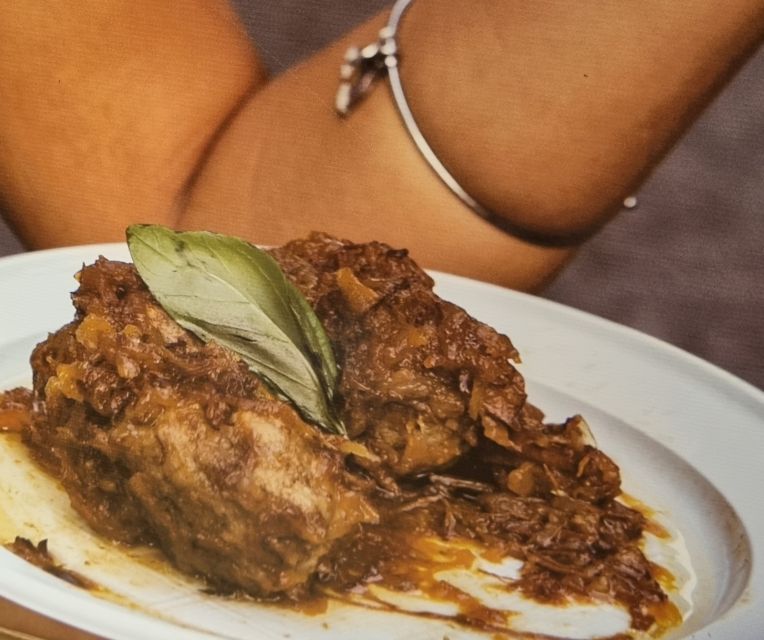 Naples: Food Tour with Davide - Pasta ragù while you explore Piazza San Domenico Maggiore