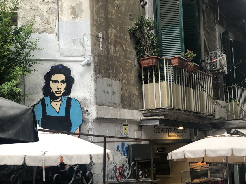 Naples: Guided Pub Crawl in the Old Town - What About Food? When a Pizza Slice Can Save Your Night