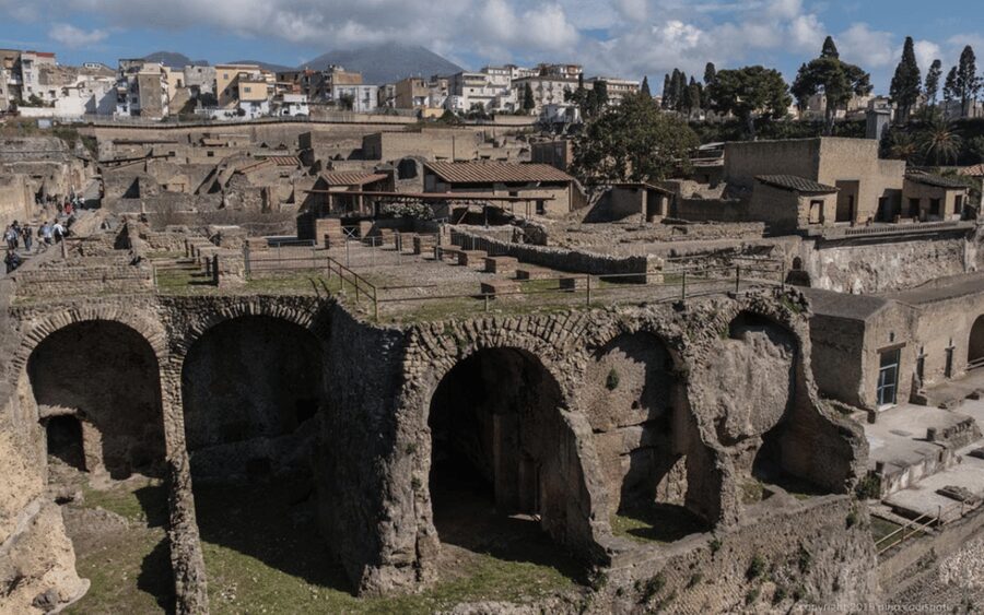 Naples: Herculaneum Entry Ticket with Digital Audio Guide - Herculaneum in a day, why it feels more personal than Pompeii