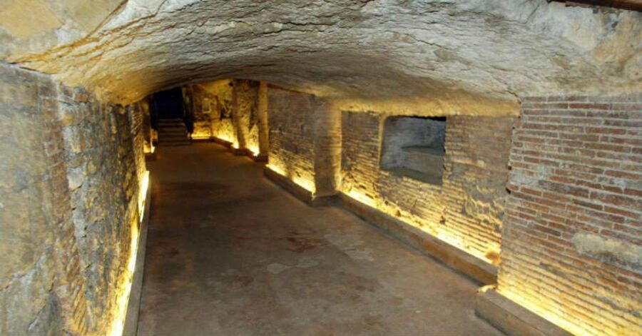 Naples: Historic Center Guided Tour with Underground Ruins - Price and value, what you really get for $99