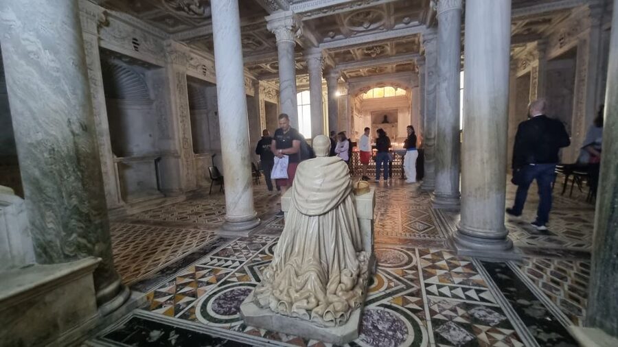 Naples: Monuments and Historic District Self-Guided Tour - Key things that make this Naples audio tour practical