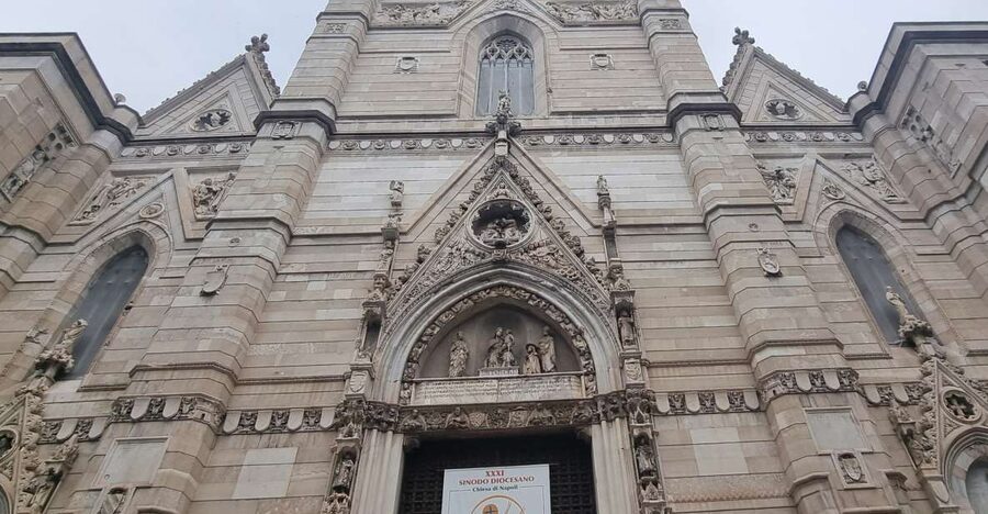 Naples: Monuments and Historic District Self-Guided Tour - Historic Center route: 1200 to 1800 in walking form