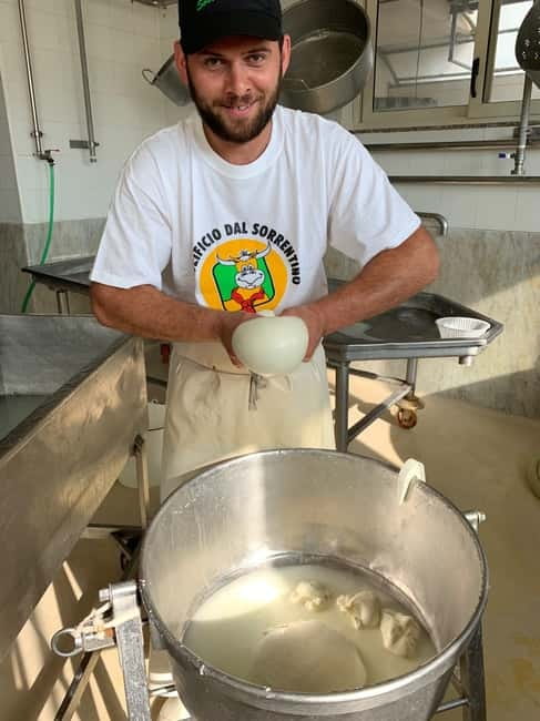 Naples: Mozzarella experience - The hands-on mozzarella moment: breaking it yourself, then learning what you are doing