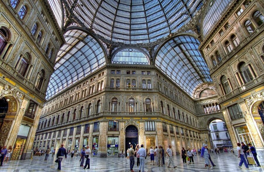 Naples: Naples, Pompeii, and Vesuvius Full-Day Tour - Lunch between Pompeii and Vesuvius: pizza and a drink, with limited options