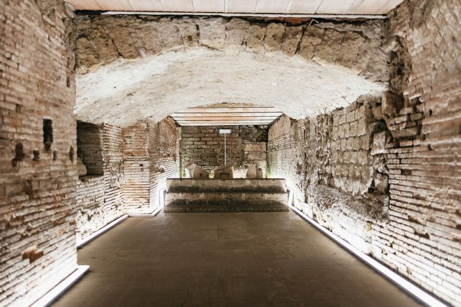 Naples: Naples Underground Entry Ticket and Guided Tour - The tunnel walk: steps, narrow spots, and the optional dark corridor