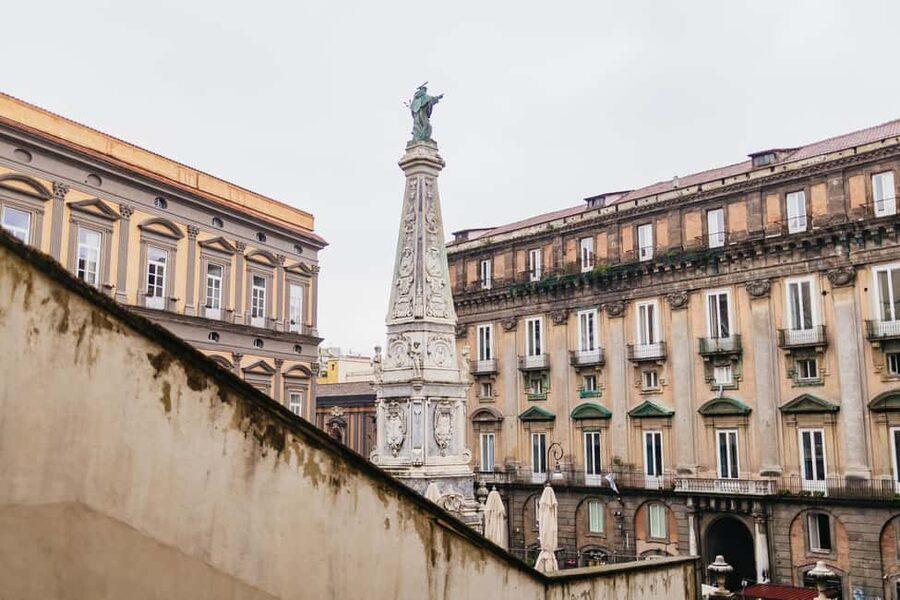 Naples: Old Town Guided Walking Tour - San Domenico Maggiore and Piazza San Domenico Maggiore: Churches as Storyboards