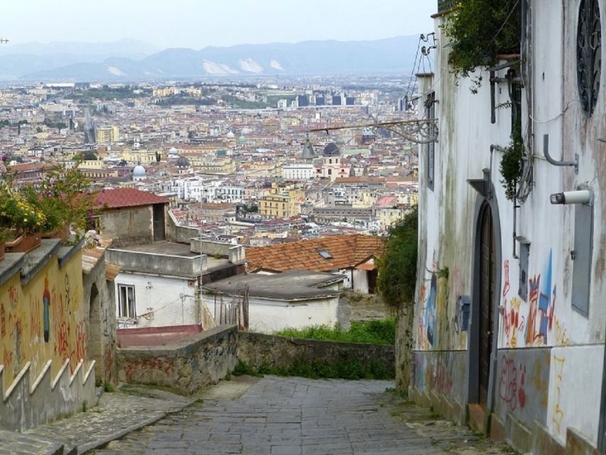 Naples Panoramic walking tour thourgh La Pedamentina scale - Walking the Pedamentina: 414 steps, 14th-century energy