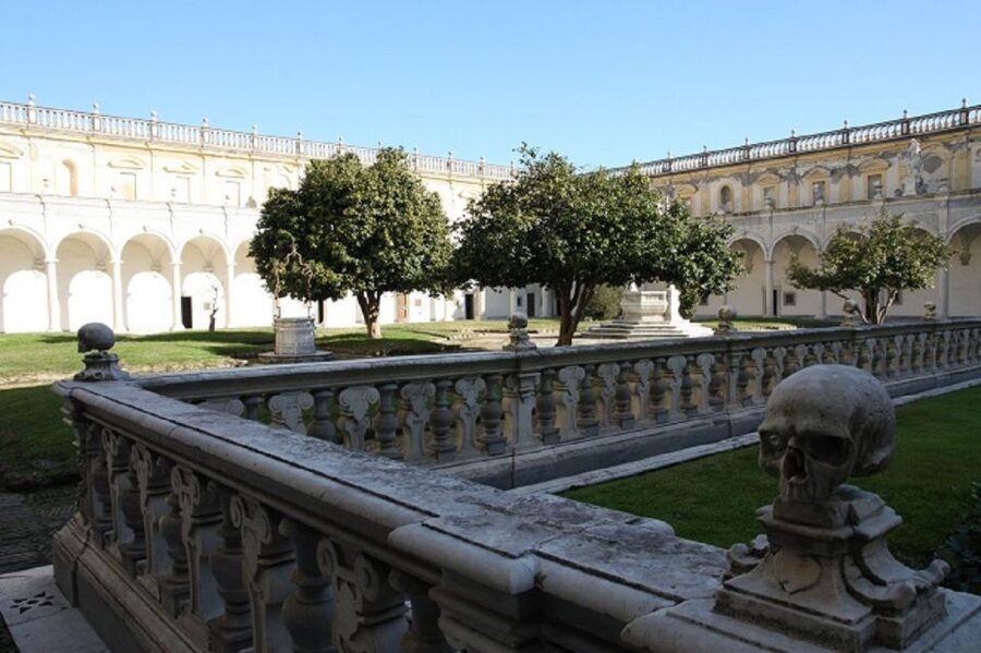 Naples Panoramic walking tour thourgh La Pedamentina scale - Gardens and the monastery-side atmosphere