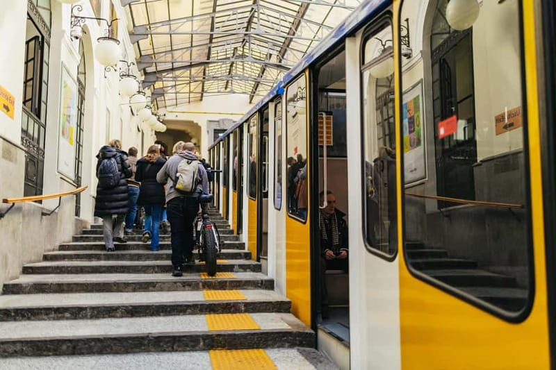 Naples: Panoramic Walking Tour with Funicular - Vomero Heights: Gulf of Naples Views, Capri, and Sorrento Peninsula