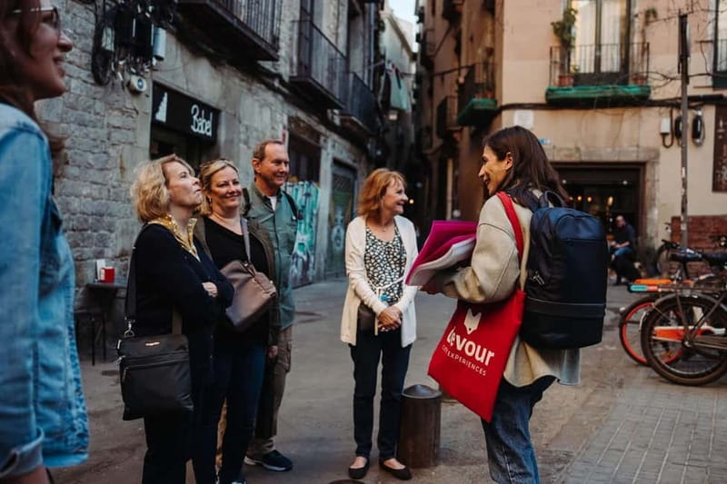 Naples: Pasta, Wine & Authentic Food Tour - Stop 1 to Stop 2: Neapolitan Chocolate to Set the Tone