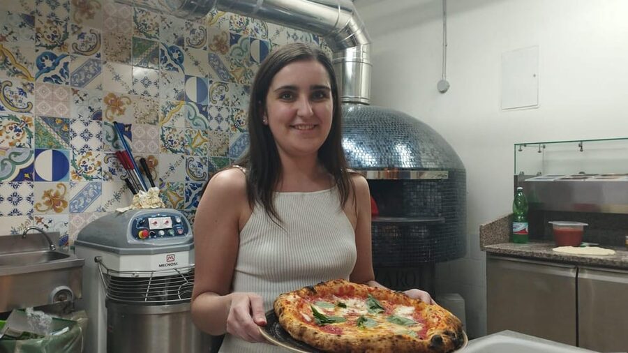 Naples: Pizza Making Class with Neapolitan Chef and drink - Price and logistics: is $58 fair?