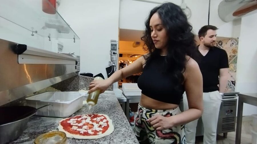 Naples: Pizza Making Class with Neapolitan Chef and drink - Naples Neapolitan pizza class: why the method matters