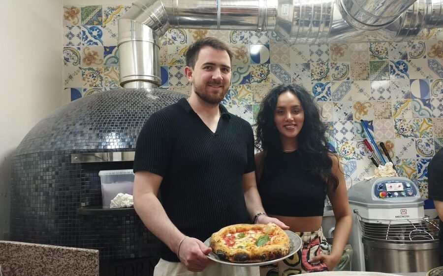 Naples: Pizza Making Class with Neapolitan Chef and drink - Stretching and shaping: the thin round that takes practice
